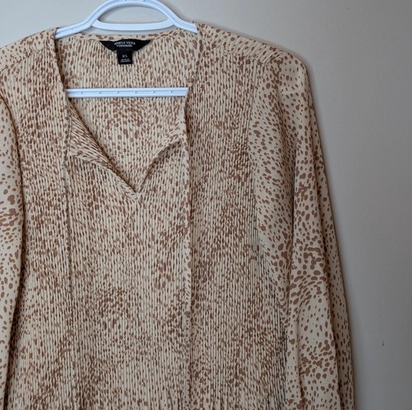 Simply Vera Vera Wang Tan Beige  Brown Accordion Style Spotted Blouse XS - Picture 4 of 10